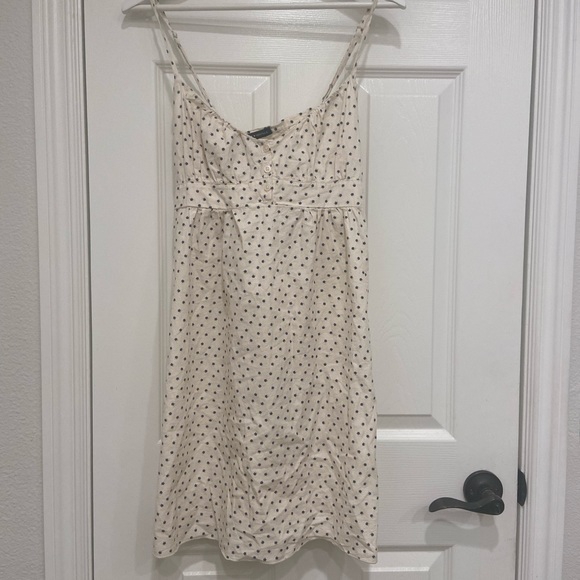 RARE brandy Melville floral dress - Picture 2 of 5